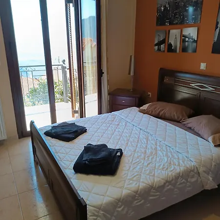 όμορφο διαμερισμα με δυο κρεβατοκάμαρες Delphi