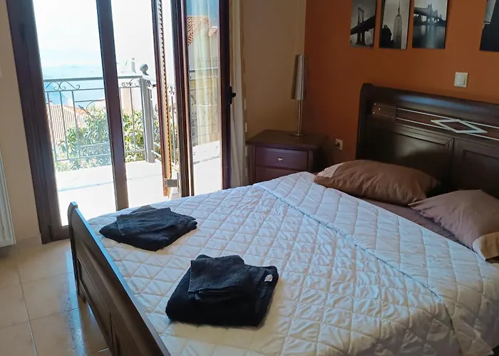 όμορφο διαμερισμα με δυο κρεβατοκάμαρες Delphi